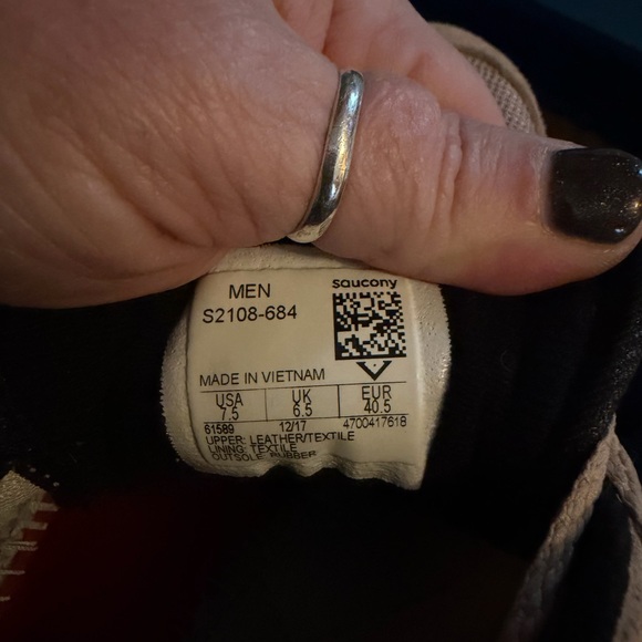 ❤️Day Special Saucony Shadow Sneakers Tan & White size 7.5 - Picture 8 of 8